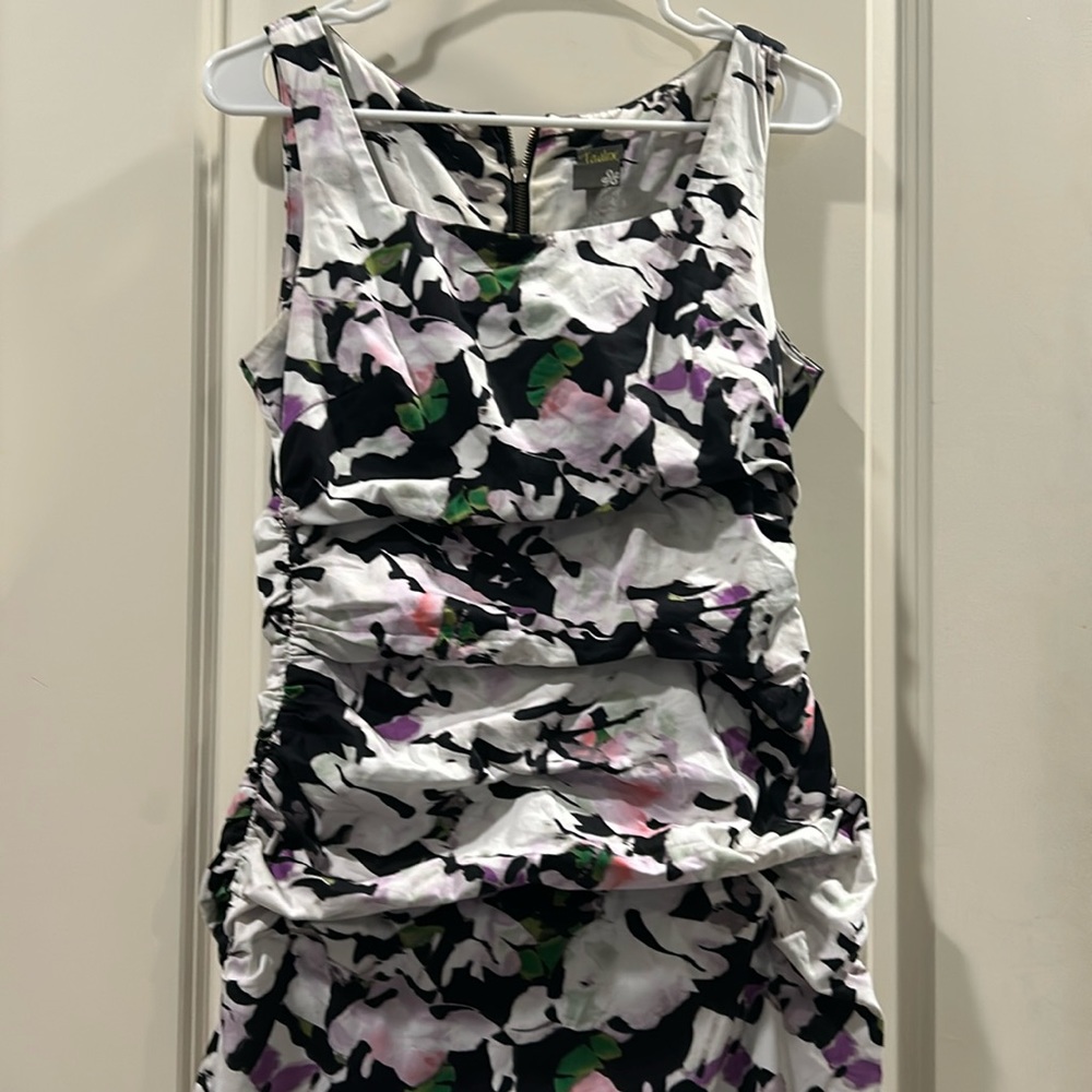 Taylor Floral ruched sleeveless zip back dress women’s size 6
